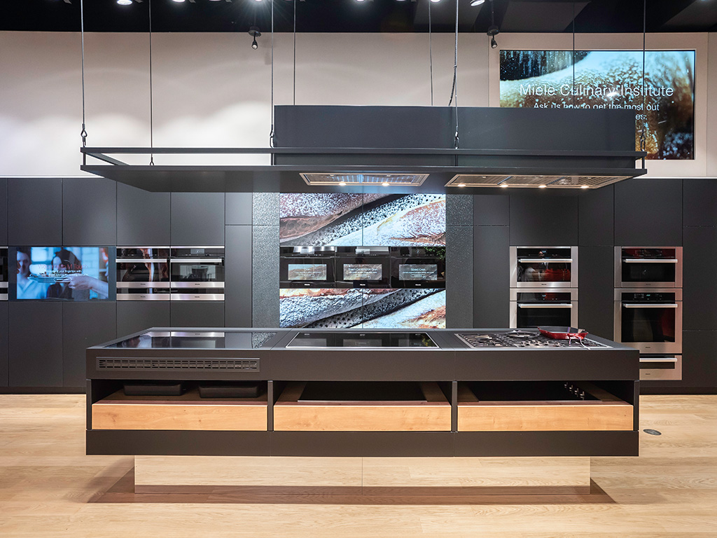 Large-scale LED and video walls for eye-catching product presentation at Miele