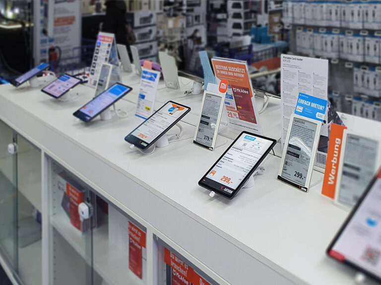 Die neue Version der Tablet und Smartphone Screensaver App live in action im Markt.