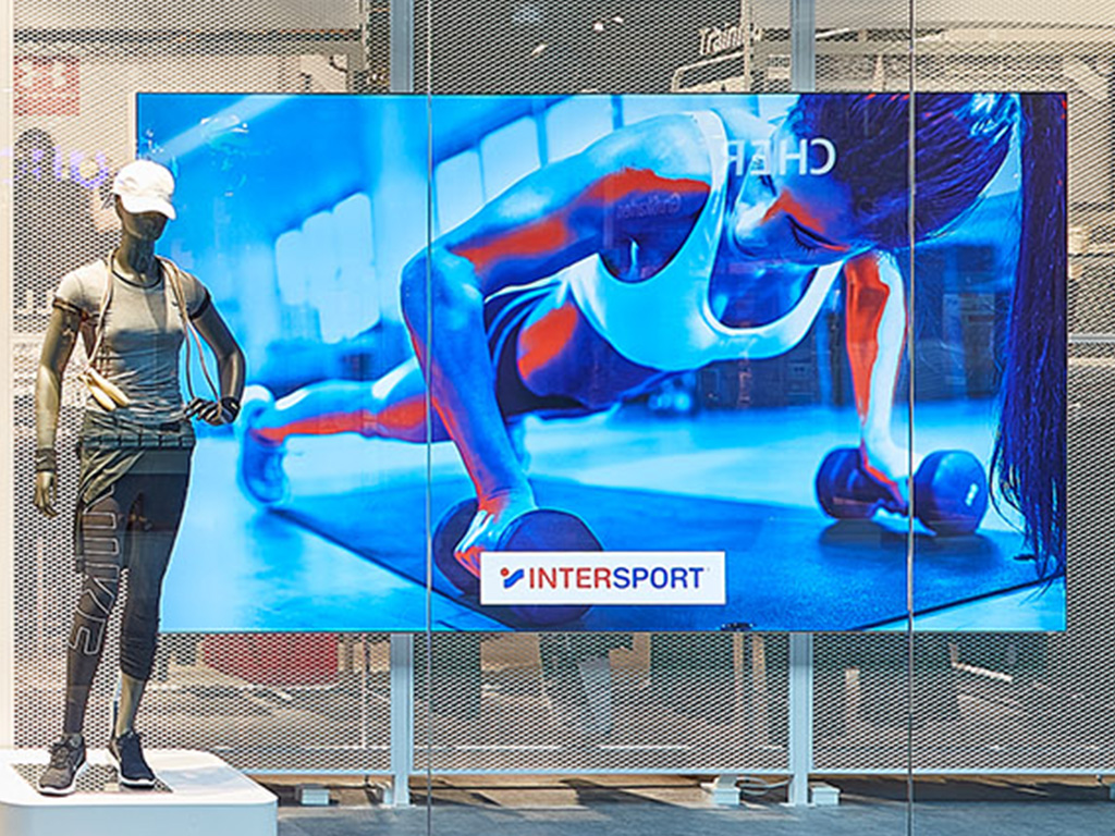 LED walls from xplace - complete package for your entry into digital signage